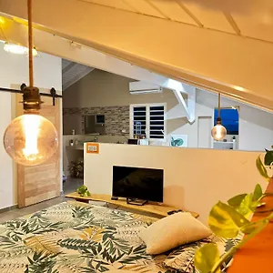 moonlight-room.comcaribbean.com/